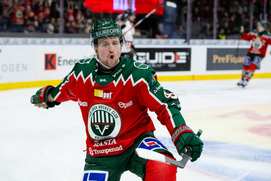 Frölundas Linus Weissbach jublar