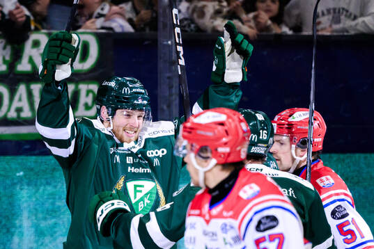 Färjestads Marcus Westfält jublar