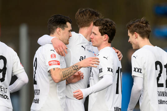 Helsingborgs Max Svensson jublar efter 1-0