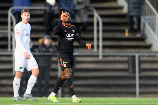 Hilleröds Monday Etim jublar efter 1-1