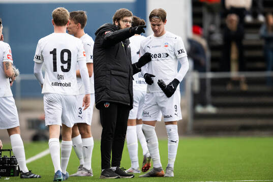 Helsingborgs assisterande tränare Max Lindén och Taylor