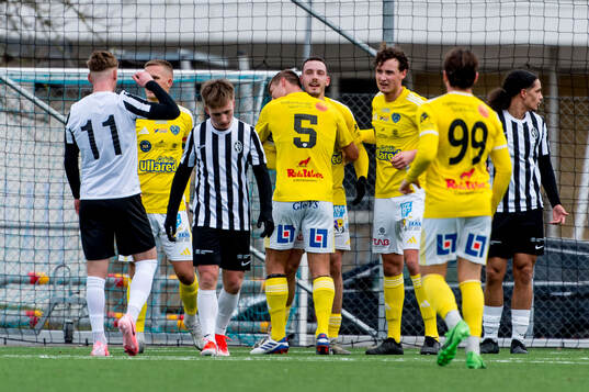 Falkenbergs Viktor Ekblom jublar efter 0-2