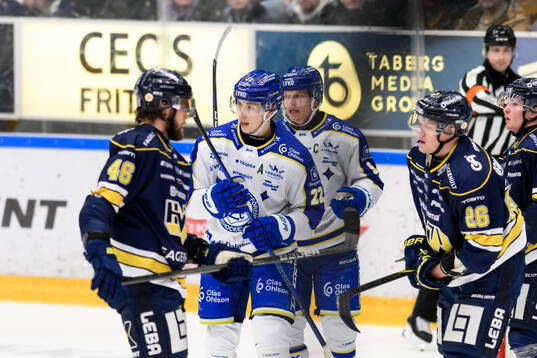 Leksands Lukas Vejdemo och Patrik Zackrisson jublar