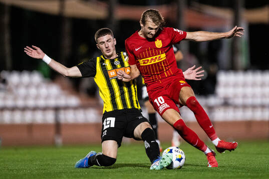 Nikola Zecevic of Häcken and Benjamin Nygren of FC Nordsjälland