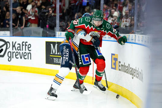 Växjös Eric Martinsson och Frölundas Nicklas Lasu