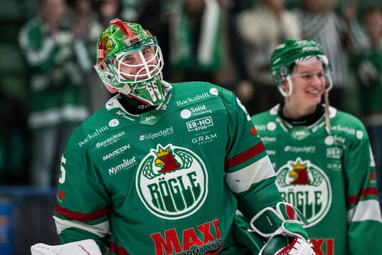 Rögles målvakt Christoffer Rifalk jublar