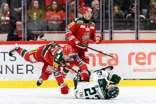 Modos Oscar Pettersson och Färjestads Oliver Eklind