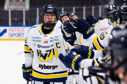 HV71s Elin Svensson jublar