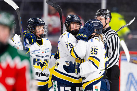 HV71s Elin Svensson jublar