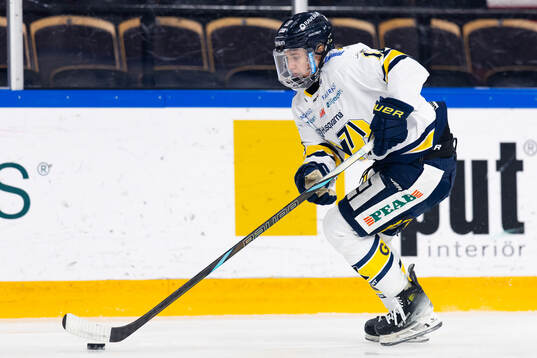 HV71s Julia Nearis