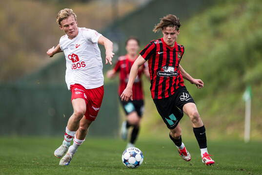 Bla gjennom flere bilder av Football, Friendly match, Brommapojkarna - Fredrikstad