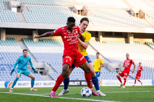 Johnbosco Samuel Kalu of Värnamo and Rasmus Lauridsen of