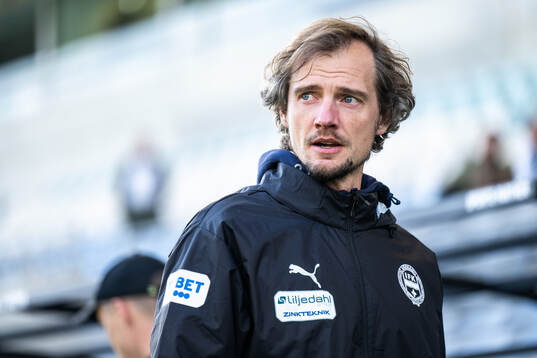 Head coach Robin Asterhed