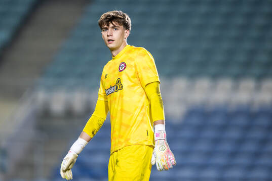 Goalkeeper Julian Eystone of Brentford B