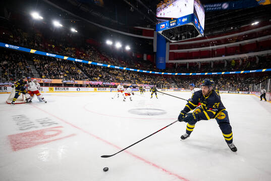 Oscar Lindberg of Sweden