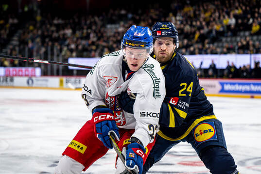Pavel Kousal of Czech Republic and Oscar Lindberg of Sweden