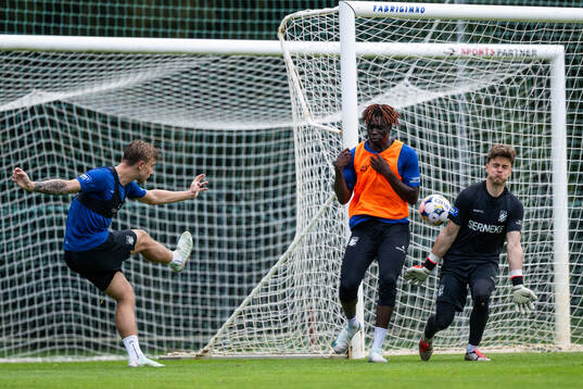 Linus Carlstrand, Rockson Yeboah och målvakt Linus Dahlgren