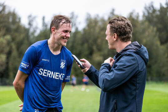 Adam Carlén intervjuas