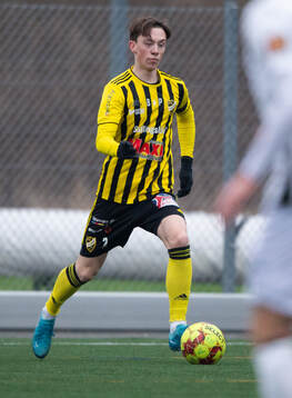  IFK Hässleholms Gustav Persson i träningsmatchen mellan IFK Hässleholm och Åstorps FF i Hässleholm 8 februari 2025.