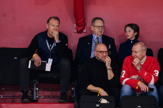 Nicklas Lidström in the stands
