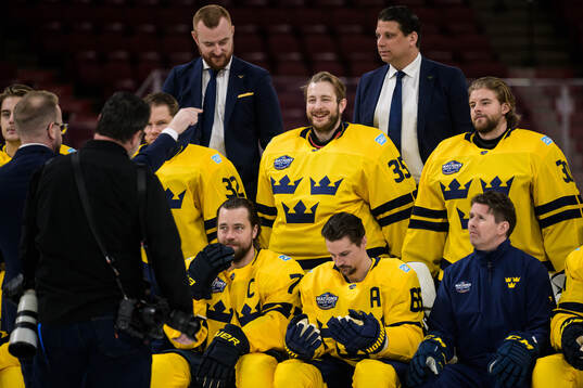 Goaltender Filip Gustavsson, national team director Anders