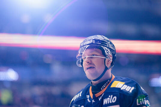 Växjös Sebastian Strandberg jublar