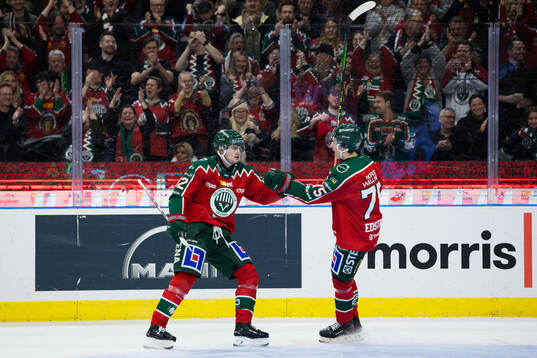 Frölundas Filip Cederqvist jublar med David Edstrom