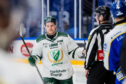 Färjestads Oskar Steen jublar