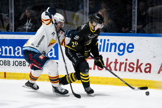 Djurgårdens Edvin Hammarlund och AIKs Daniel Ljungman