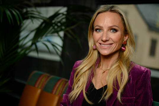 Frida Nordstrand, Programledare, poserar för porträtt