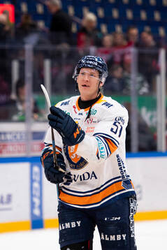 Växjös Emil Sylvegård jublar