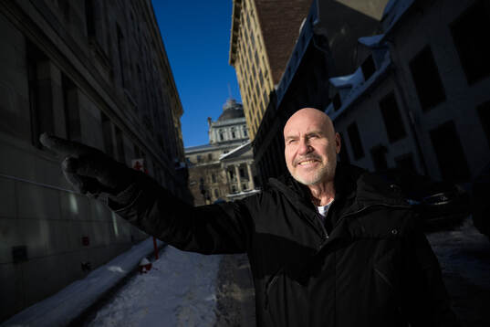 Niklas Holmgren, expertkommentator på Viaplay