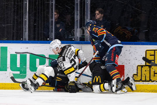 Västerås Carl Jakobsson och Djurgårdens Max Krogdahl