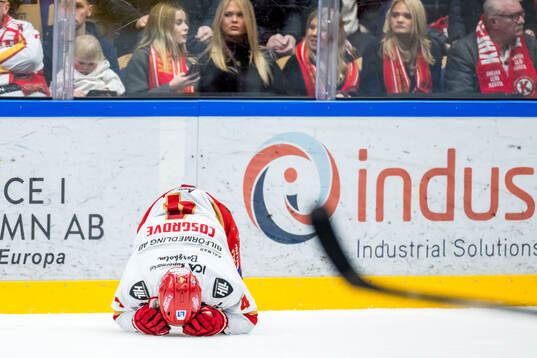 Kalmars Trevor Cosgrove har ont