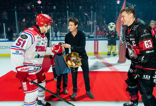 Timrås Anton Lander och Malmö Redhawks Fredrik Händemark