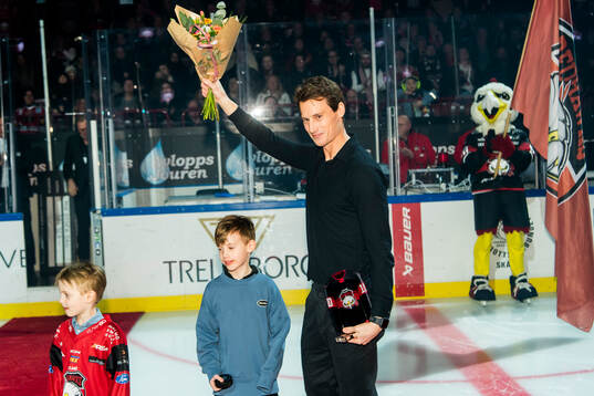 Robin Alvarez hyllades