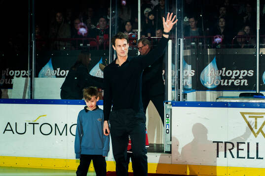 Robin Alvarez hyllades