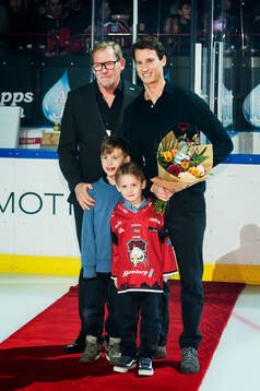 Patrik Sylvegård när Robin Alvarez hyllades