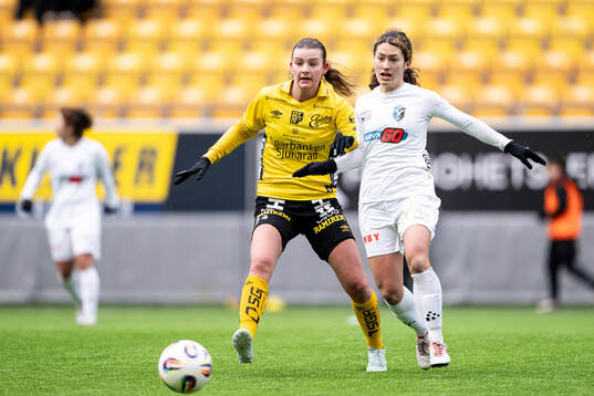 Elfsborgs Ida Backlund och Växjö DFFs Chloe Minas