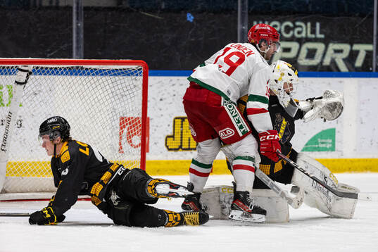AIKs Theo Hårdstam och Moras Ture Linden
