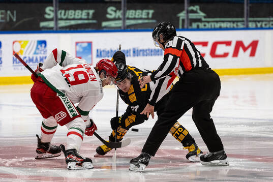 Moras Ture Linden och AIKs Christoffer Björk