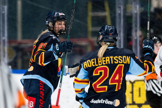 Djurgårdens Isabelle Leijonhielm och Linnea Adelbertson
