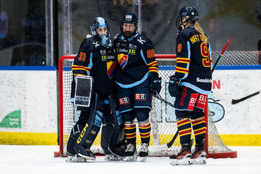 Djurgårdens målvakt Ida Boman, Selma Tyreskog och Linnea