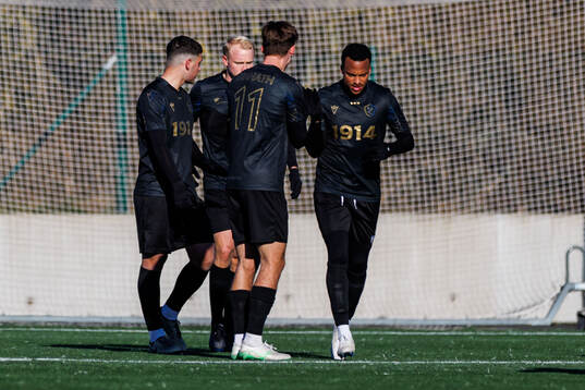 Halmstads spelare jublar efter 1-0