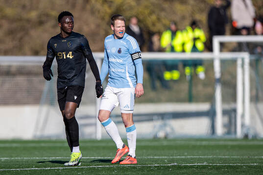 Halmstads Yannick Agnero och Gefles Martin Rauschenberg