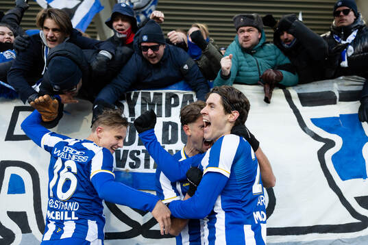 IFK Göteborgs Eman Markovic jublar ihop med Linus Carlstrand och Ramon Pascal Lundqvist efter 1-0