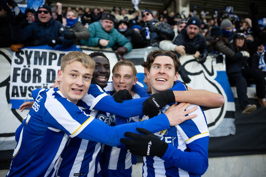 IFK Göteborgs Eman Markovic jublar ihop med lagkamrater