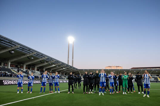 IFK Göteborgs spelare tackar publiken