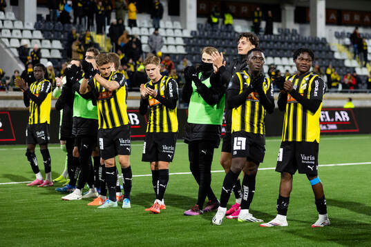 Häckens spelare tackar publiken