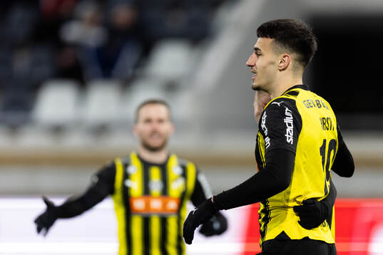 Häckens Srdjan Hrstic jublar efter 2-0